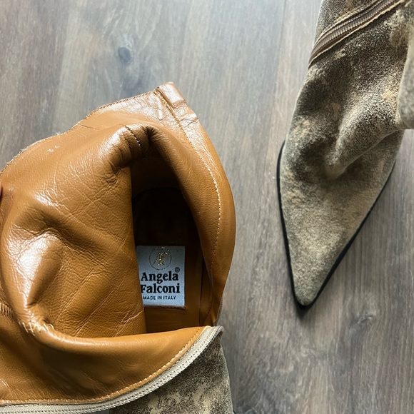 Leather Boots - Picture 5 of 6